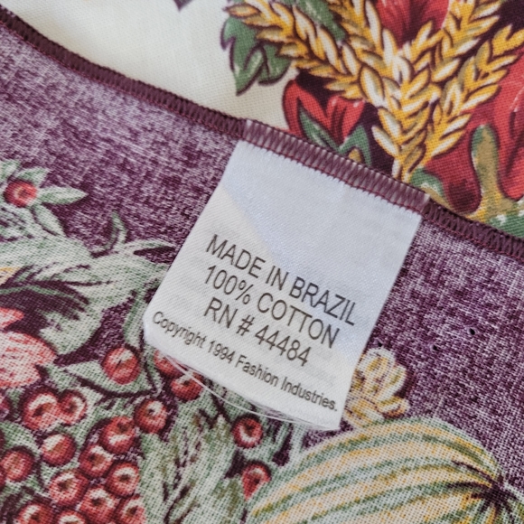 Two Fall Design Napkins 17" x 17" - Picture 3 of 4